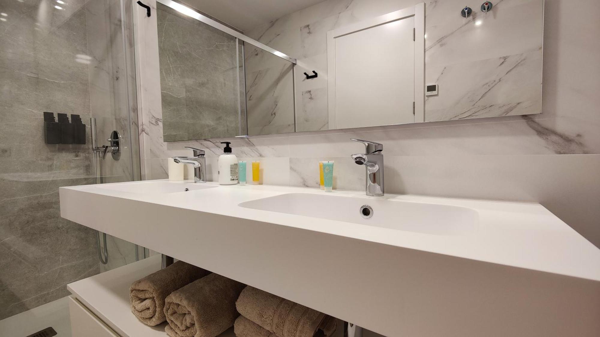 Sunset Cliffs Modern Apartment بينايدورم المظهر الخارجي الصورة